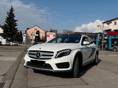 Gebraucht Mercedes GLA220 AMG line 170 PS (125 kW) 2015 Weiß SUV