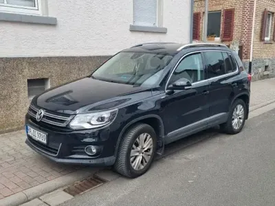 Gebraucht VW Tiguan Life 140 PS (102 kW) 2013 Schwarz SUV