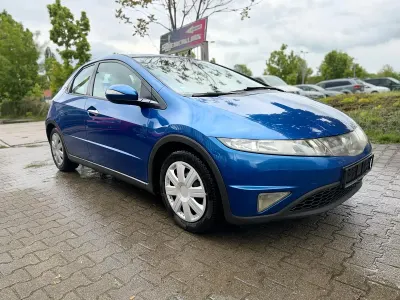 Käytetty Honda Civic 140 HP (102 kW) 2006 Sedan