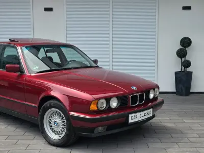 Gebraucht BMW 520 150 PS (110 kW) 1993 Rot Limousine