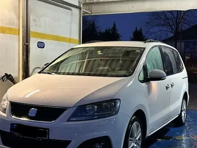 Używany Seat Alhambra 140 KM (102 kW) 2014 Minivan