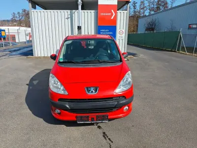 Gebraucht Peugeot 1007 Premium 88 PS (64 kW) 2006 Rot Van / Kleinbus