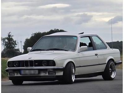 Gebraucht BMW 318 105 PS (77 kW) 1987 Weiß Coupé