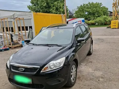 Gebraucht Ford Focus 100 PS (73 kW) 2010 Schwarz Kombi