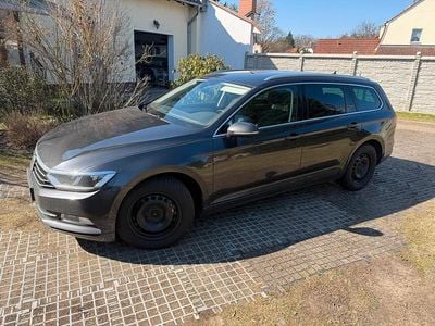 Gebraucht VW Passat 150 PS (110 kW) 2019 Grau Kombi