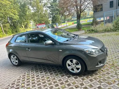Używany Kia Ceed 2012 Szary Hatchback