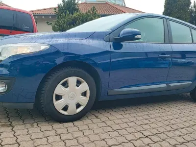 Gebraucht Renault Mégane Initiale Paris 105 PS (77 kW) 2013 Blau Limousine