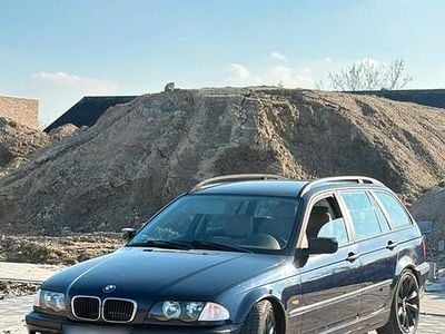 Gebraucht BMW 320 120 PS (88 kW) 2001 Blau Kombi