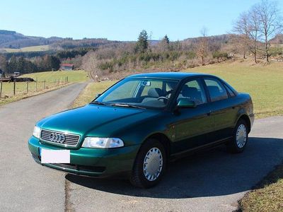 Second-hand Audi A4 125 CP (91 kW) 1996 Verde Berlinǎ