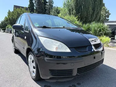Gebraucht Mitsubishi Colt Invite 95 PS (69 kW) 2014 Cosmosschwarz Limousine