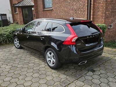 gebraucht Volvo V60 D4 Geartronic Summum