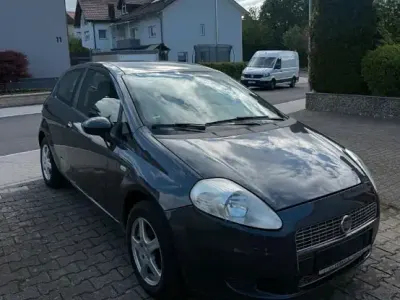 Gebraucht Fiat Grande Punto Active 77 PS (56 kW) 2009 Grau Kleinwagen