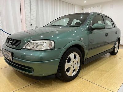 Usata Opel Astra Edition 75 CV (55 kW) 1999 Verde Berlina