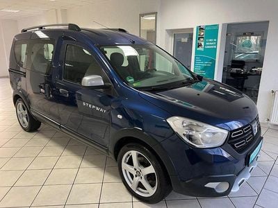 Gebraucht Dacia Dokker Celebration 116 PS (85 kW) 2017 Grau Van / Kleinbus