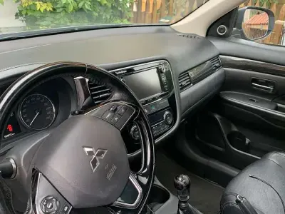Gebraucht Mitsubishi Outlander Top 150 PS (110 kW) 2016 Grau SUV
