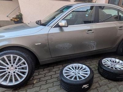 Gebraucht BMW 530 258 PS (189 kW) 2005 Silber Limousine
