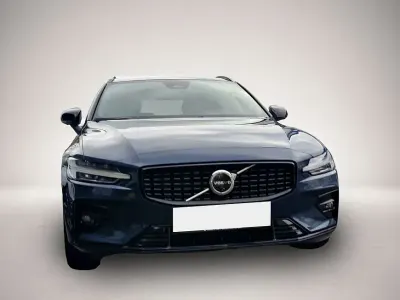 Gebraucht Volvo V60 Business Edition 197 PS (144 kW) 2025 Blau Kombi