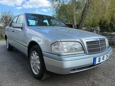 Usata Mercedes C280 Elegance 193 CV (141 kW) 1995 Argento Berlina