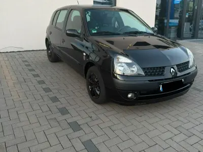 Gebraucht Renault Clio II 75 PS (55 kW) 2003 Schwarz Kleinwagen