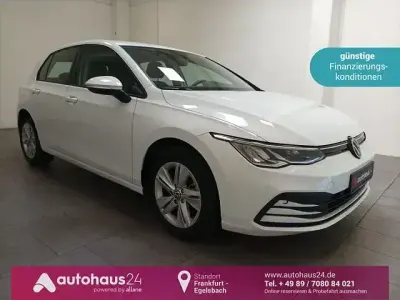 Usata VW Golf VIII Life 131 CV (96 kW) 2023 Bianco Berlina