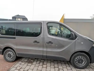 Gebraucht Opel Vivaro 145 PS (106 kW) 2016 Grau Van / Kleinbus