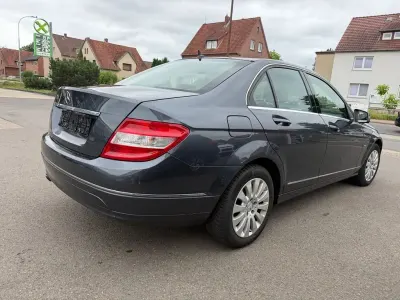 Gebraucht Mercedes C200 136 PS (100 kW) 2010 Grau Limousine