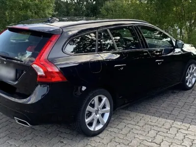 Gebraucht Volvo V60 Linje Svart 150 PS (110 kW) 2016 Schwarz Kombi