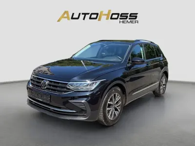 Gebraucht VW Tiguan Life 122 PS (89 kW) 2022 Schwarz SUV