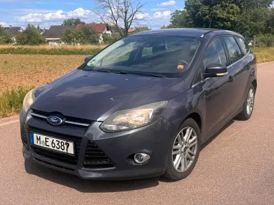 Gebraucht Ford Focus 2012 Blau Kombi