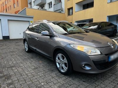 Gebraucht Renault Mégane GrandTour 106 PS (77 kW) 2010 Schwarz Kombi
