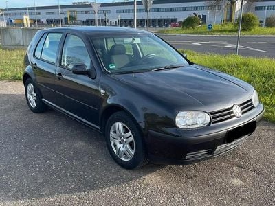 Gebraucht VW Golf IV 75 PS (55 kW) 2001 Schwarz Kleinwagen