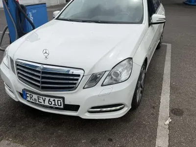 Gebraucht Mercedes E250 Elegance 204 PS (150 kW) 2011 Kombi