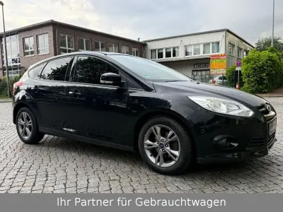 Gebraucht Ford Focus Champions Edition 125 PS (91 kW) 2013 Schwarz Limousine