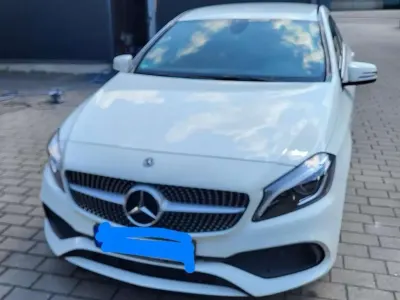Gebraucht Mercedes A180 AMG line 122 PS (89 kW) 2018 Weiß Limousine