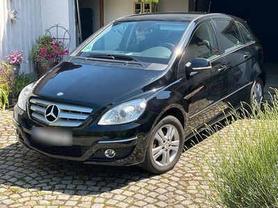 Mercedes B200