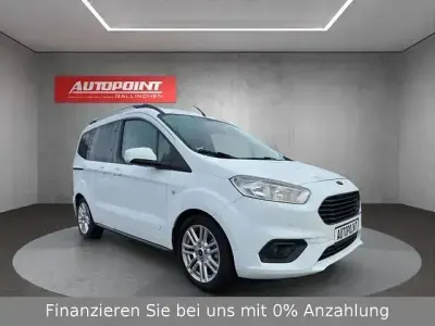 Gebraucht Ford Tourneo Courier Titanium 101 PS (74 kW) 2018 Andere Van / Kleinbus