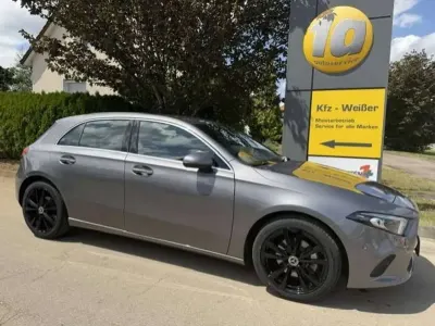 Gebraucht Mercedes A200 163 PS (119 kW) 2019 Mountaingrau  met. Kleinwagen