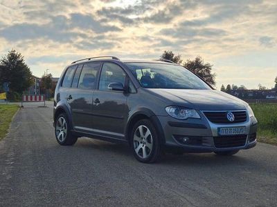VW Touran Cross