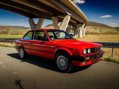 Gebraucht BMW 318 Sport Line 106 PS (77 kW) 1988 Rot Coupé
