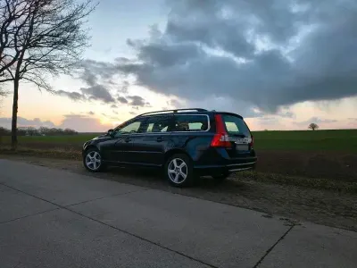 Usata Volvo V70 163 CV (119 kW) 2010 Blu Station wagon
