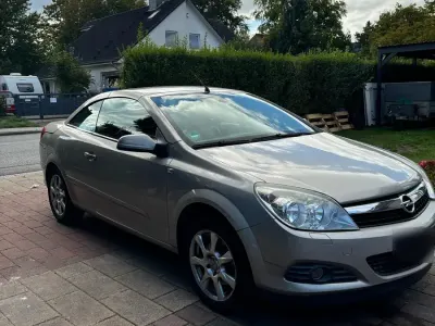 Gebraucht Opel Astra 140 PS (102 kW) 2008 Beige Cabrio