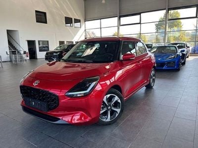 Gebraucht Suzuki Swift Comfort+ 83 PS (61 kW) 2025 Burning red pearl metallic Kleinwagen