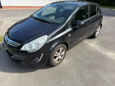 Gebraucht Opel Corsa 95 PS (69 kW) 2013 Schwarz Kleinwagen
