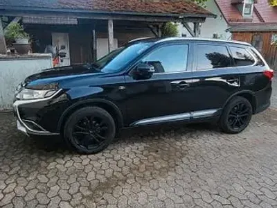 Gebraucht Mitsubishi Outlander Plus 150 PS (110 kW) 2016 Schwarz SUV