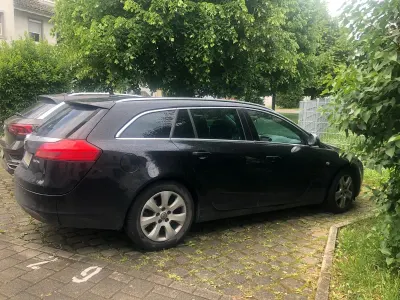 Gebraucht Opel Insignia 163 PS (119 kW) 2010 Schwarz Kombi
