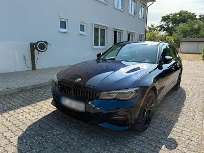 Gebraucht BMW 330e 292 PS (214 kW) 2022 Blau Kombi