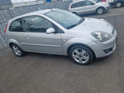 Gebraucht Ford Fiesta 69 PS (50 kW) 2007 Silber Kleinwagen