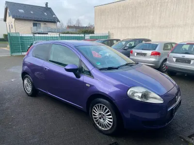 Usata Fiat Punto 77 CV (56 kW) 2008 Viola Utilitaria