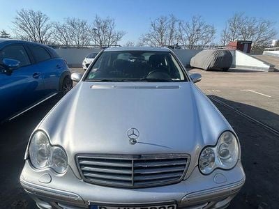 Usata Mercedes C220 Elegance 150 CV (110 kW) 2006 Argento Berlina