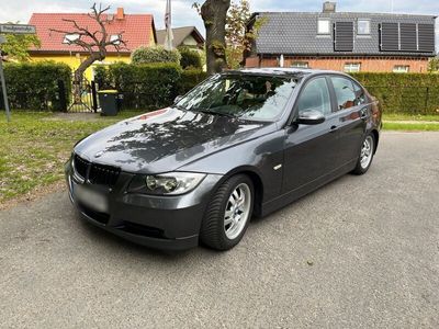gebraucht BMW 318 i in Sparkling Graphite metallic